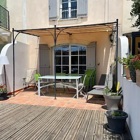 Charmante Marina A Mortes *