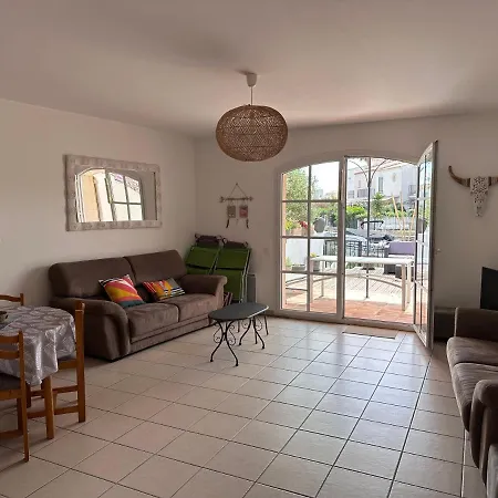 Holiday home Charmante Marina A Mortes Aigues-Mortes