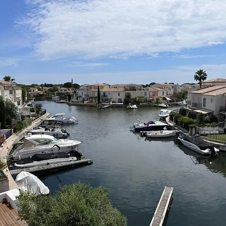Holiday home Charmante Marina A Mortes Aigues-Mortes